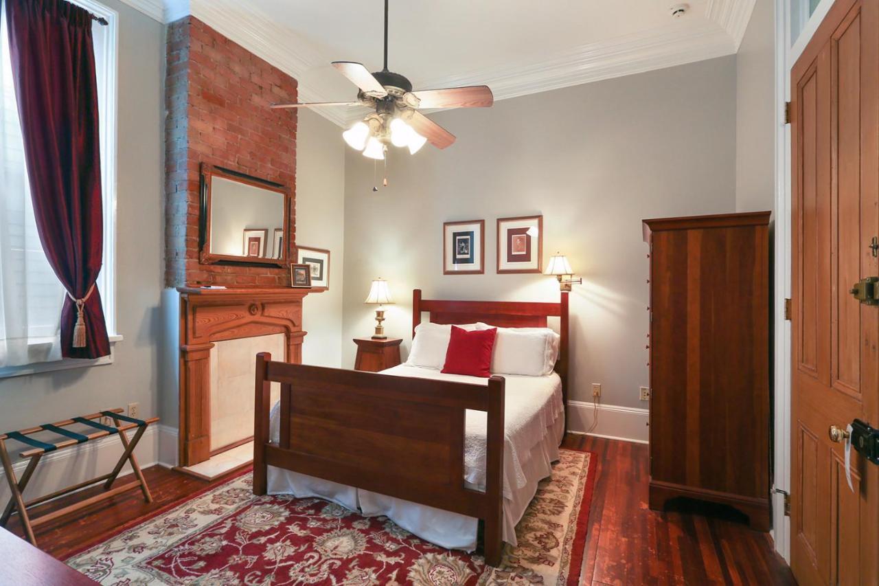 Elysian Fields Inn นิวออร์ลีนส์ ภายนอก รูปภาพ